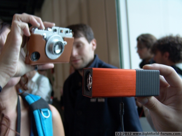Die Limited Edition Lytro Kamera in Orange mit gebürstetem Metall.