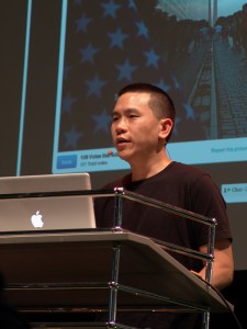 Eric Cheng talks about Lytro and Living Pictures, Photokina 2012 (photo: LightField Forum)